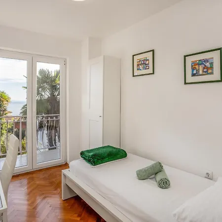Beautiful In With House Sea View