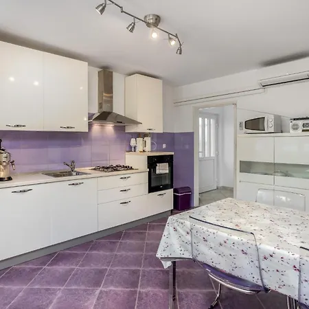 Beautiful In With House Sea View