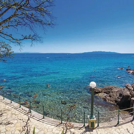 Beautiful In With House Sea View *